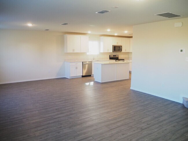 Building Photo - 3 Bed 2.5 Bath Home in Van Alstyne
