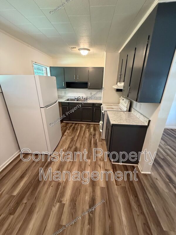 Building Photo - 3371 Adkins Ave