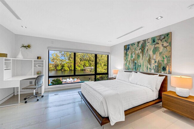 Building Photo - 1430 S Ocean Dr