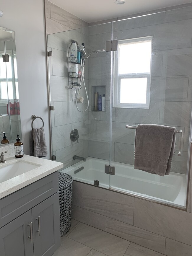 Building Photo - 1417 Sunnyslope Ave