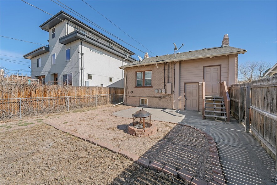 Building Photo - 1567 Meade St