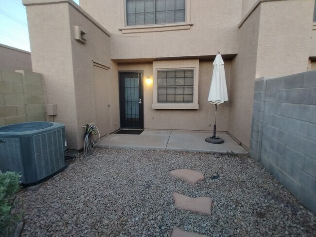 Building Photo - 3491 N Arizona Ave