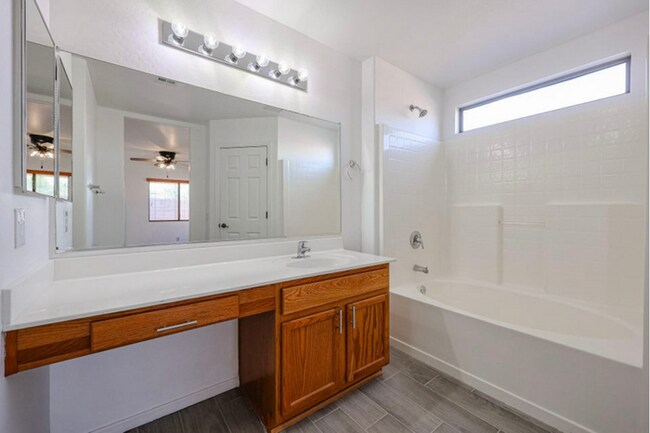 Building Photo - 4Bed/2Bath House in Buckeye! Move-In Ready on 06/04/2026!