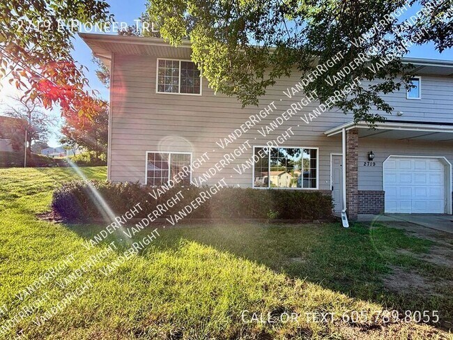 Building Photo - 2719 E Pioneer Trail