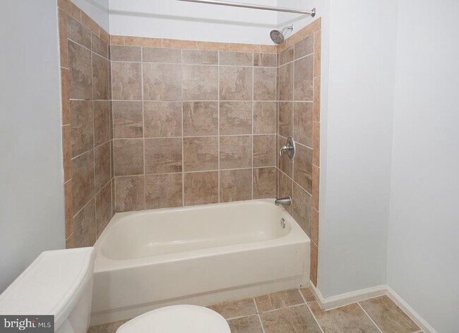 Building Photo - 762 Carroll St