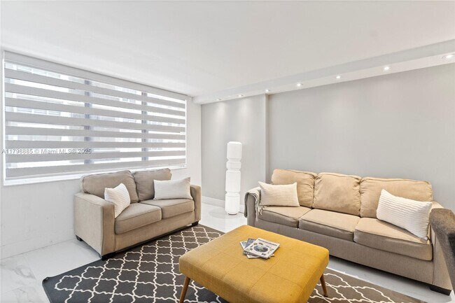Building Photo - 6039 Collins Ave