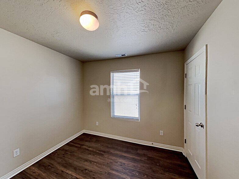 Building Photo - 2129 Revere Way