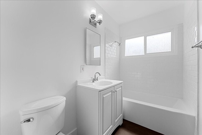 Building Photo - 107 S Aviation Blvd