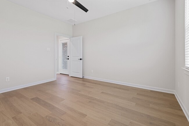 Building Photo - 1119 Campside Dr