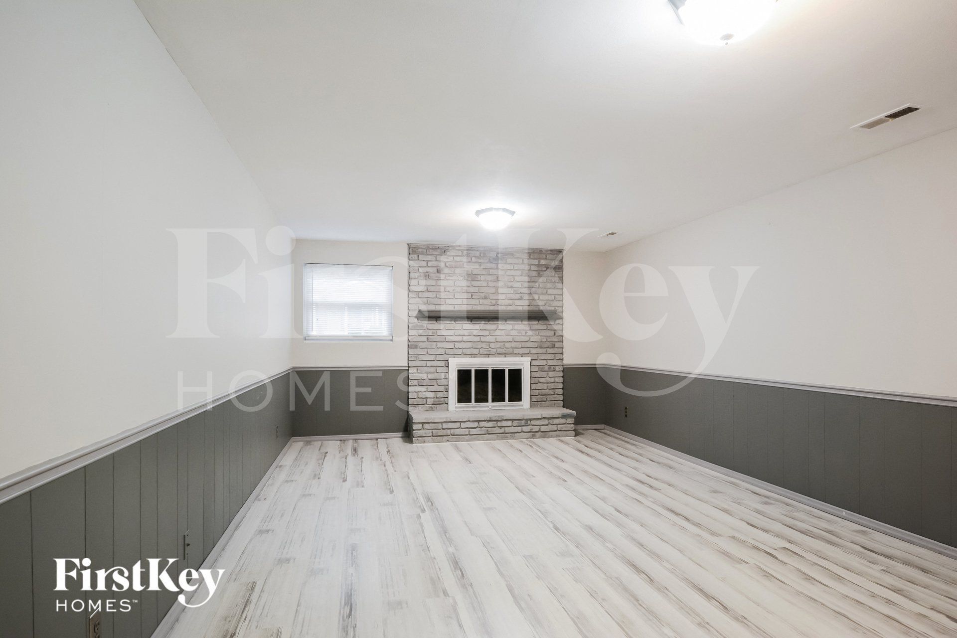 Building Photo - 801 Boleyn Pl