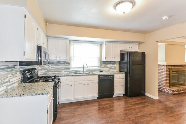 Building Photo - 6847 Champaigne Dr