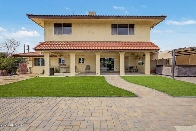 Building Photo - 2837 W Union Hills Dr
