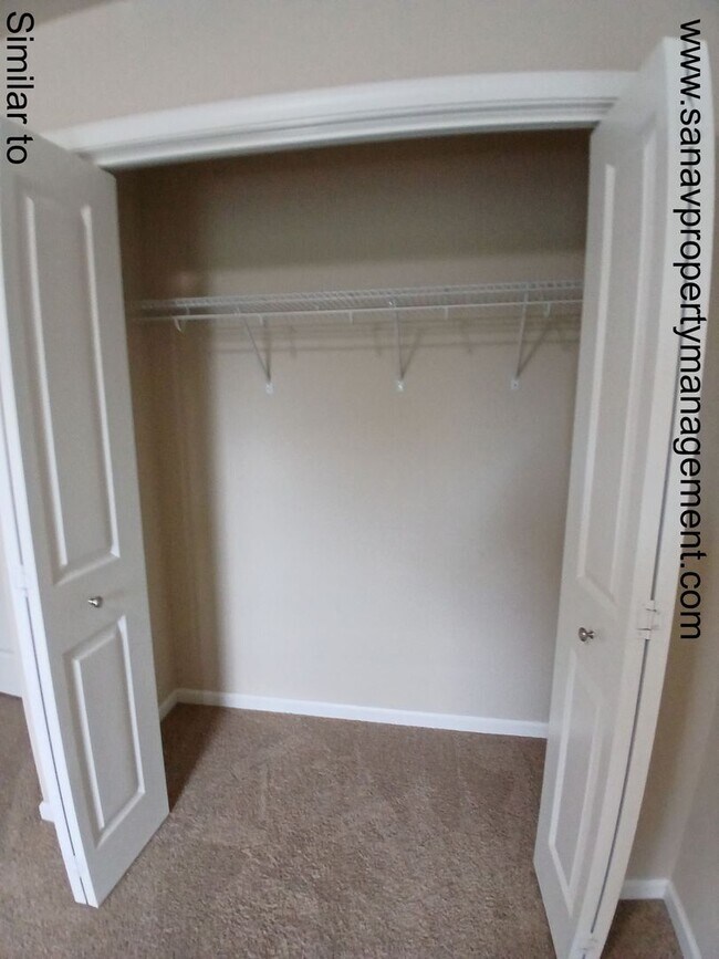 Building Photo - "Welcome to Your Stylish Retreat at Jordan Heights Townhouses with finished Basement and 3 full b...
