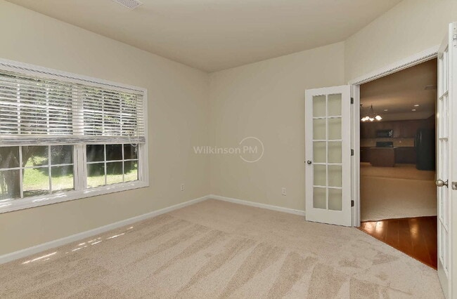 Building Photo - Luxurious 5 Bedroom 3.5 Bathroom for Rent ...