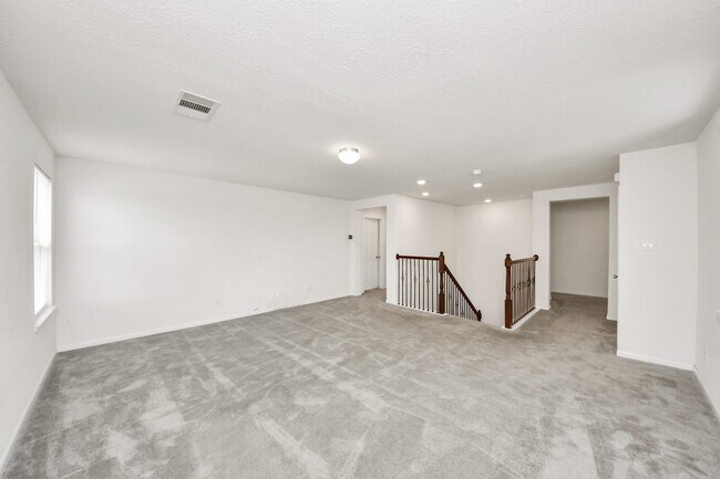 Building Photo - 25430 King Reyes St