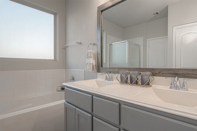 Building Photo - 5207 Chester Springs Ln