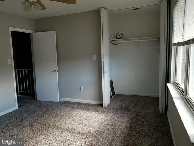 Building Photo - 142 Grand Dr