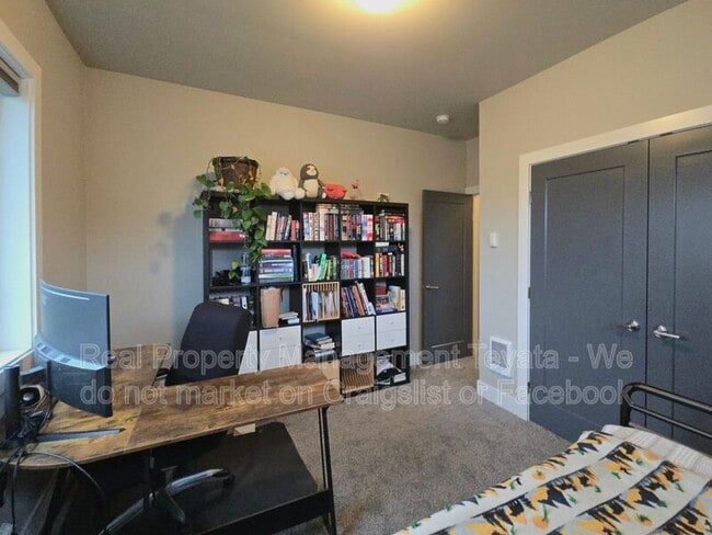 Building Photo - 6211 N Beulah Ave