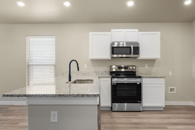 Building Photo - Bell Farms Home Available August
