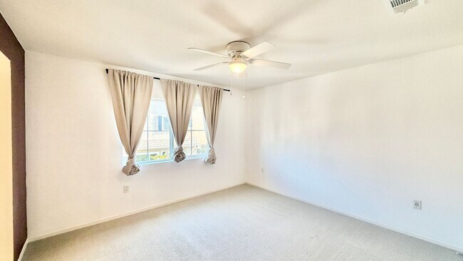 Building Photo - 320 Citrine Trl
