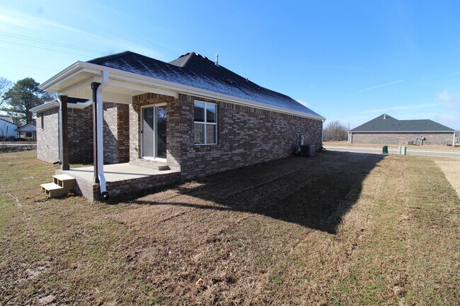 Building Photo - 588 Utah Ave