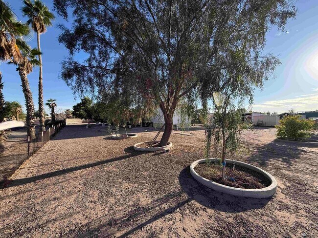 Building Photo - 9384 E Ranch Dr