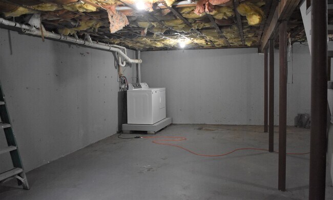 Building Photo - 26 Riverbend Rd