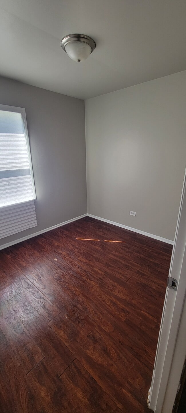 Building Photo - 22231 Latonia Ln
