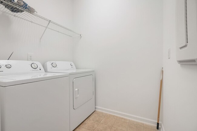 Building Photo - 4351 Flintlock Ln