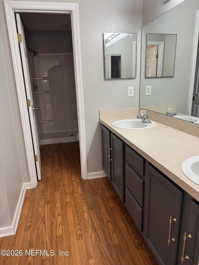 Building Photo - 458 Sherwood Oaks Dr
