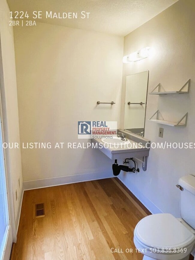 Building Photo - 1224 SE Malden St