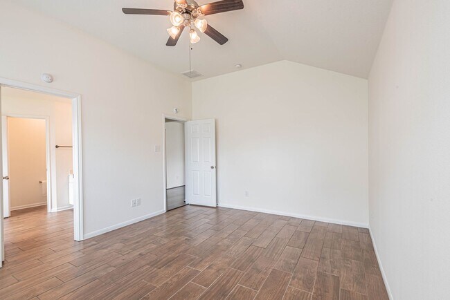 Building Photo - 16836 Northern Flicker Trail