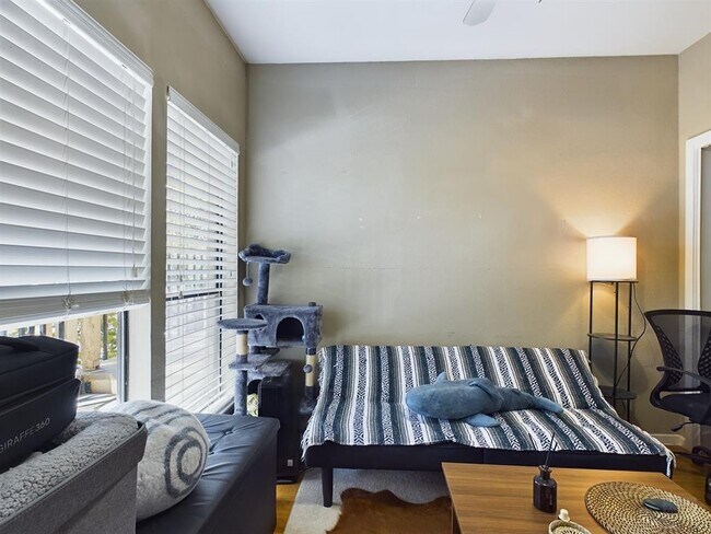 Building Photo - 3000 Guadalupe St