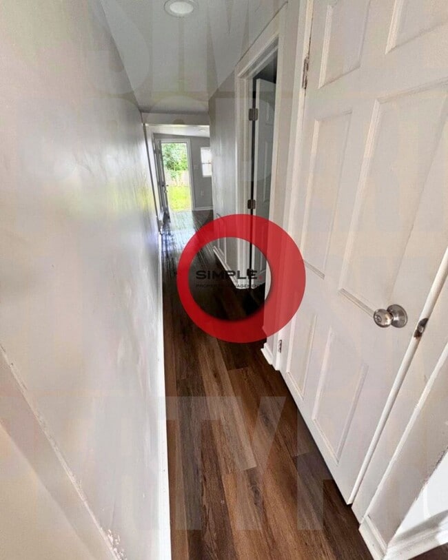 Building Photo - Cozy 3 bedroom 1 bath house