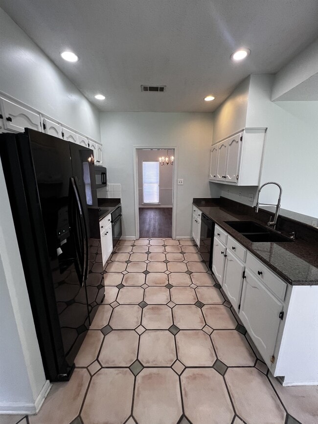 Building Photo - 8282 Linkwood Ln