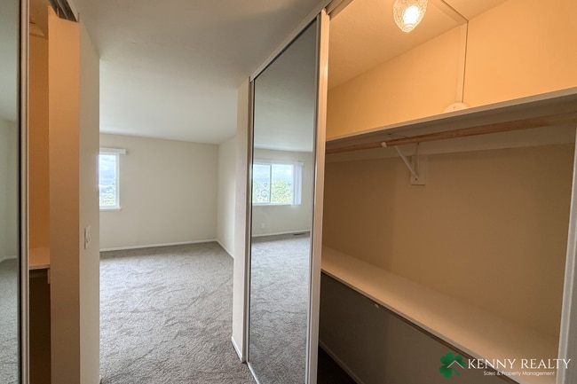 Building Photo - Remodeled 2BR/2.5BA Duplex with 2-Car Garage in San Mateo