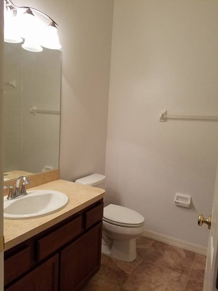 Building Photo - 170 Sawtooth Dr