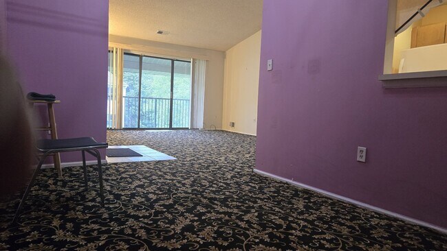 Building Photo - 48 Mendrey Ct
