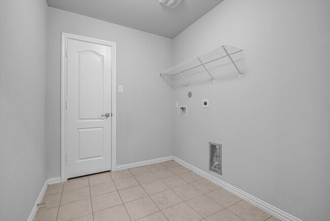 Building Photo - 285 Rd 66121