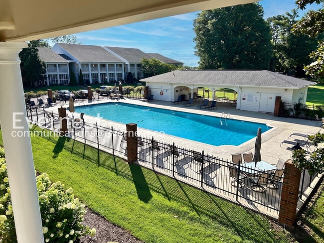 Building Photo - 2-Bed/2-Bath Home/Available Now!