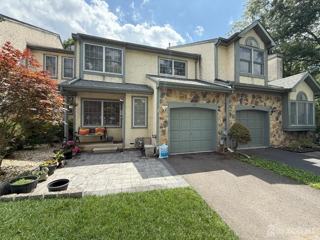 Building Photo - 37 Dorchester Dr