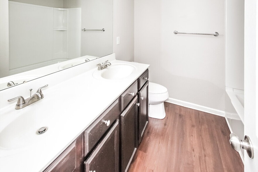 Building Photo - 2836 Meadow Creek Dr