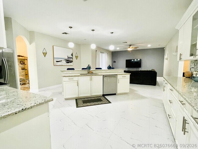 Building Photo - 13620 Folkestone Cir