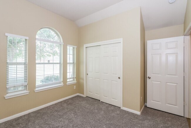 Building Photo - 5203 Lost Cove Ln