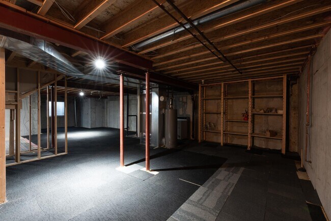 Building Photo - 7201 Dove Ct