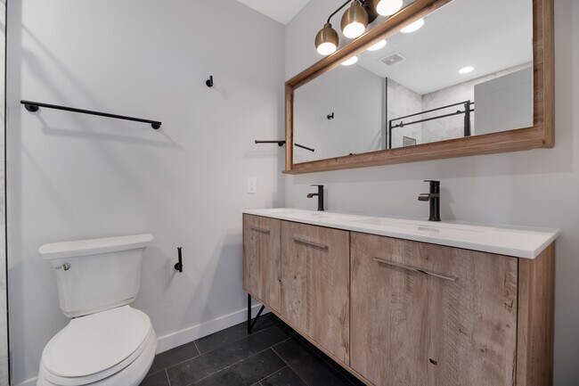 Building Photo - 6914 Willow St NW