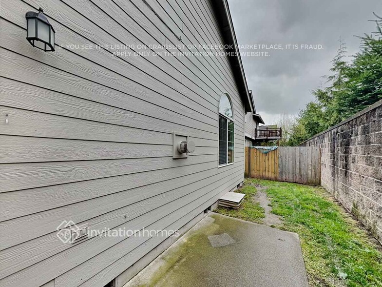 Building Photo - 17426 27th Ave NE