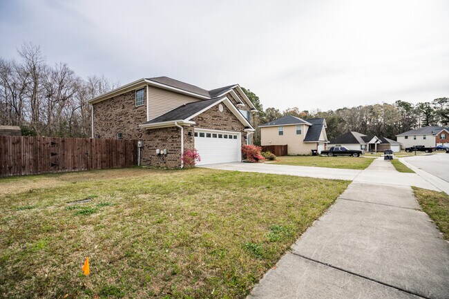 Building Photo - 157 Outpost Trl