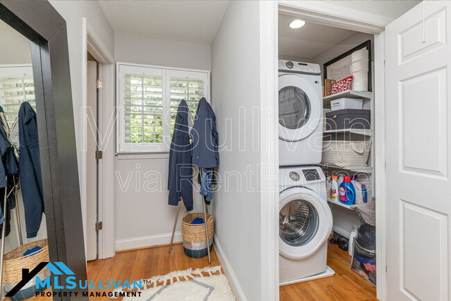 Building Photo - 4500 Lakemont Dr