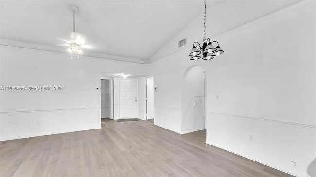 Building Photo - 1280 S Franklin Ave